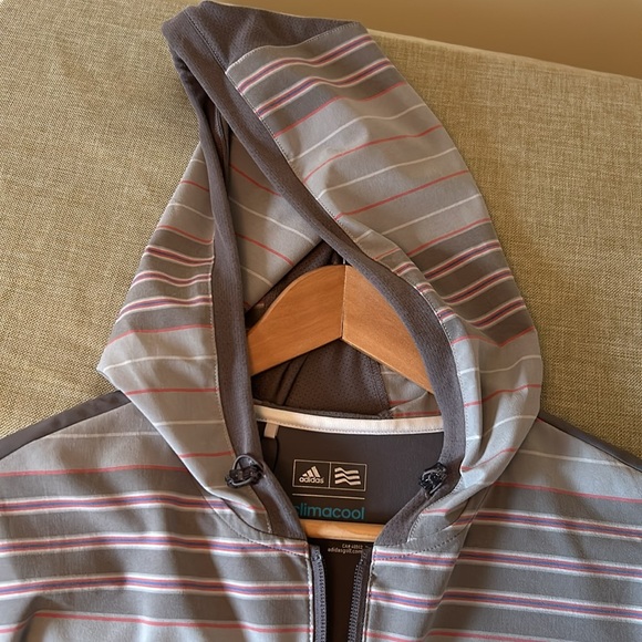 Adidas VGUC light weight zip up jacket with hoodie, side zip pockets,drawstrings - Picture 10 of 11